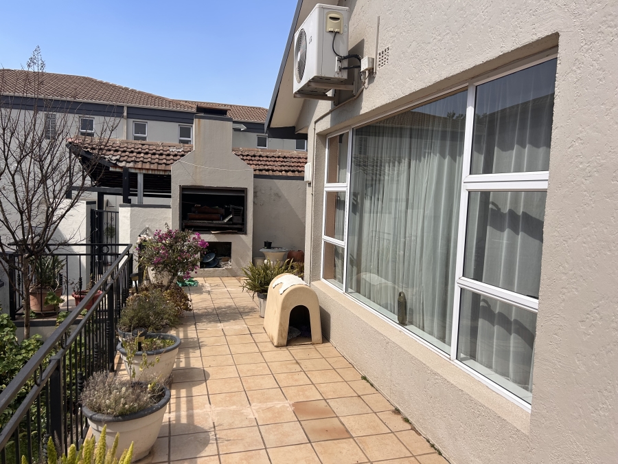 4 Bedroom Property for Sale in Glenhazel Gauteng