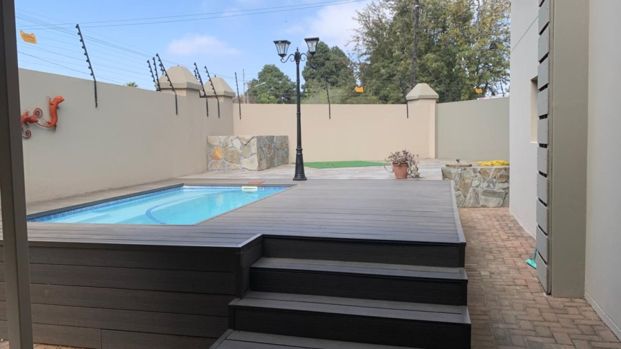 3 Bedroom Property for Sale in Monument Gauteng
