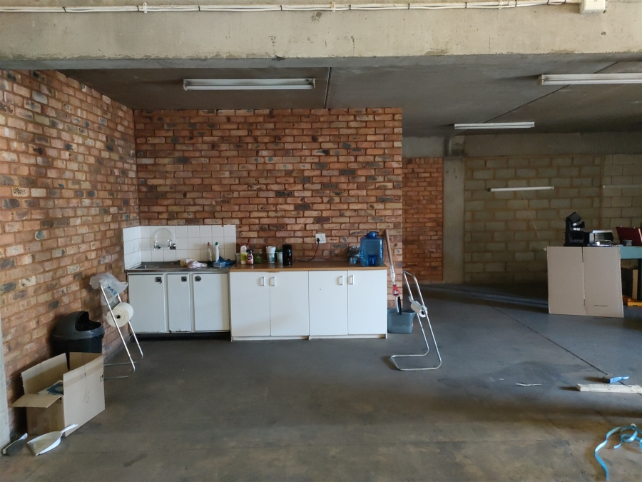 To Let Commercial Property for Rent in Strijdom Park Gauteng