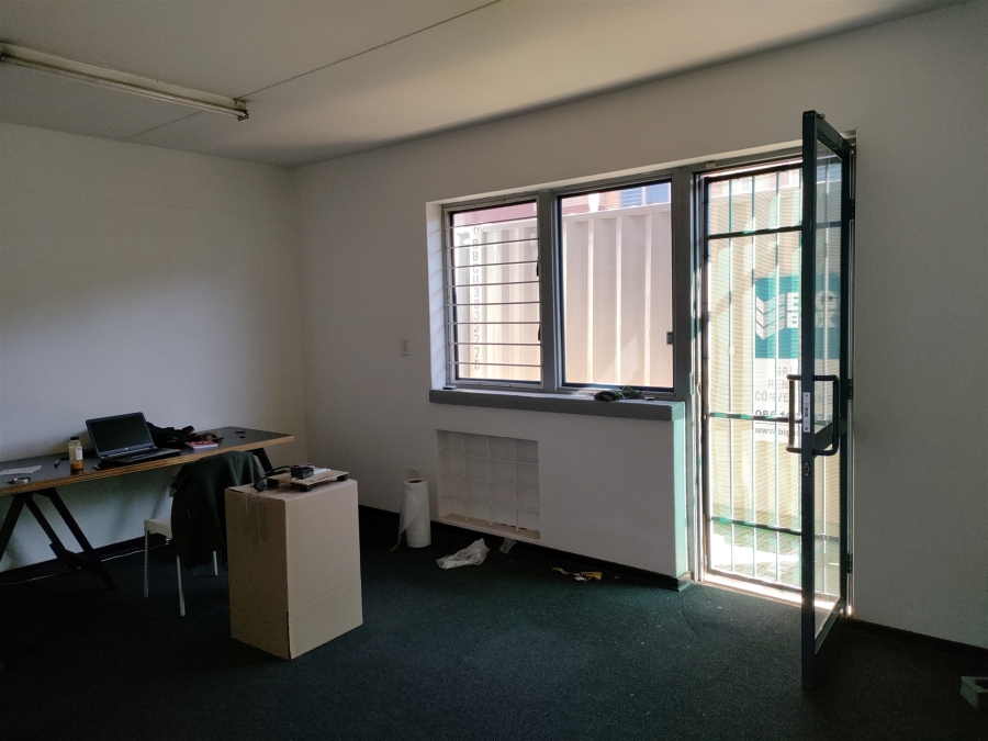 To Let Commercial Property for Rent in Strijdom Park Gauteng