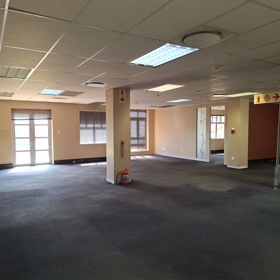 To Let Commercial Property for Rent in Wierda Valley Gauteng