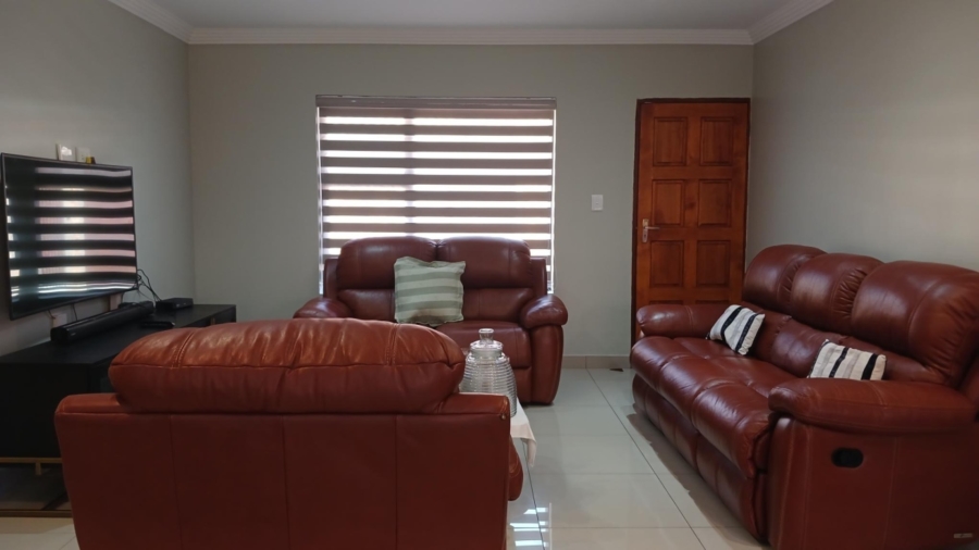 To Let 3 Bedroom Property for Rent in New Redruth Gauteng