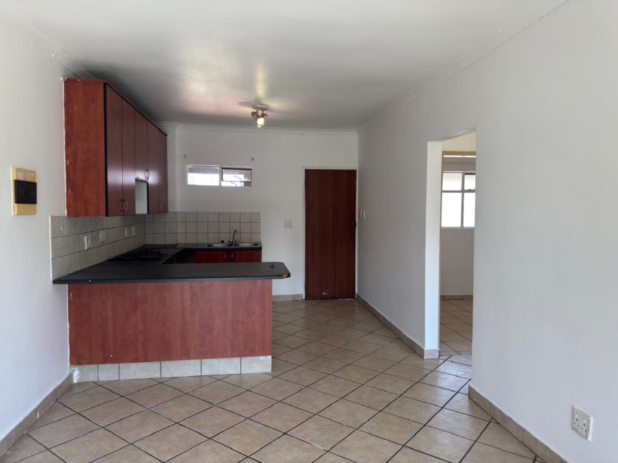 To Let 2 Bedroom Property for Rent in Vorna Valley Gauteng