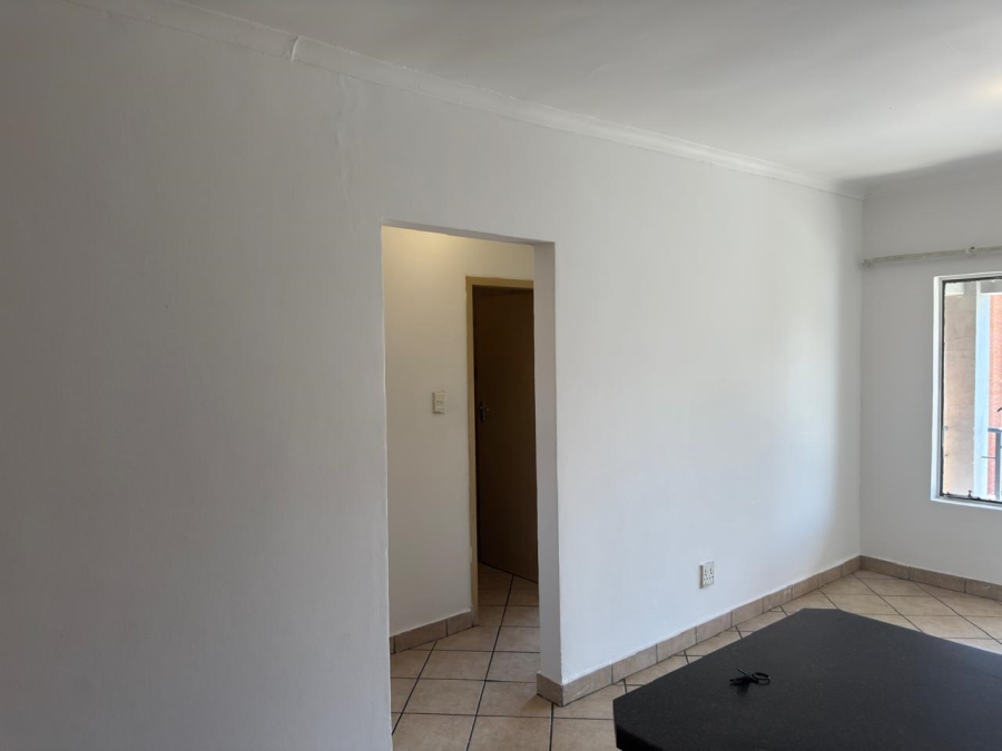 To Let 2 Bedroom Property for Rent in Vorna Valley Gauteng