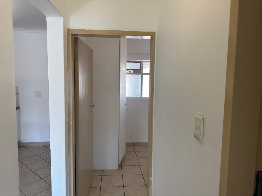 To Let 2 Bedroom Property for Rent in Vorna Valley Gauteng