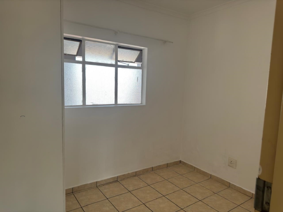 To Let 2 Bedroom Property for Rent in Vorna Valley Gauteng
