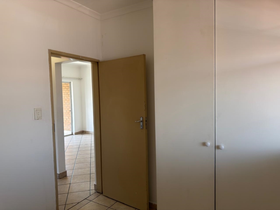 To Let 2 Bedroom Property for Rent in Vorna Valley Gauteng