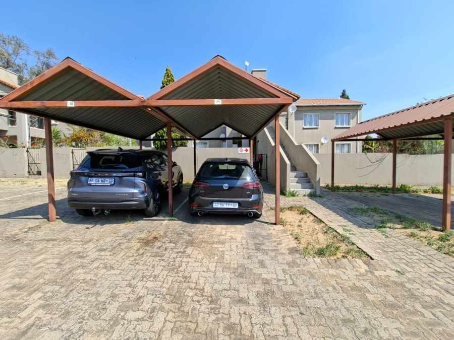 To Let 2 Bedroom Property for Rent in Vorna Valley Gauteng