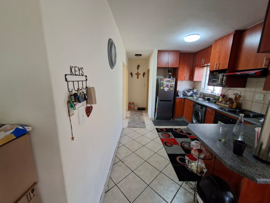 To Let 2 Bedroom Property for Rent in Vorna Valley Gauteng