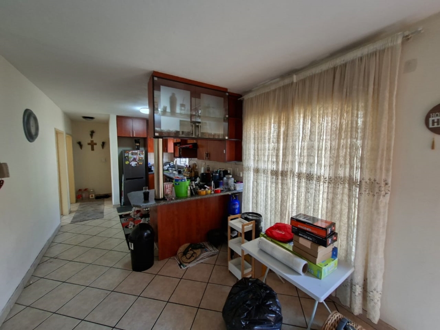 To Let 2 Bedroom Property for Rent in Vorna Valley Gauteng