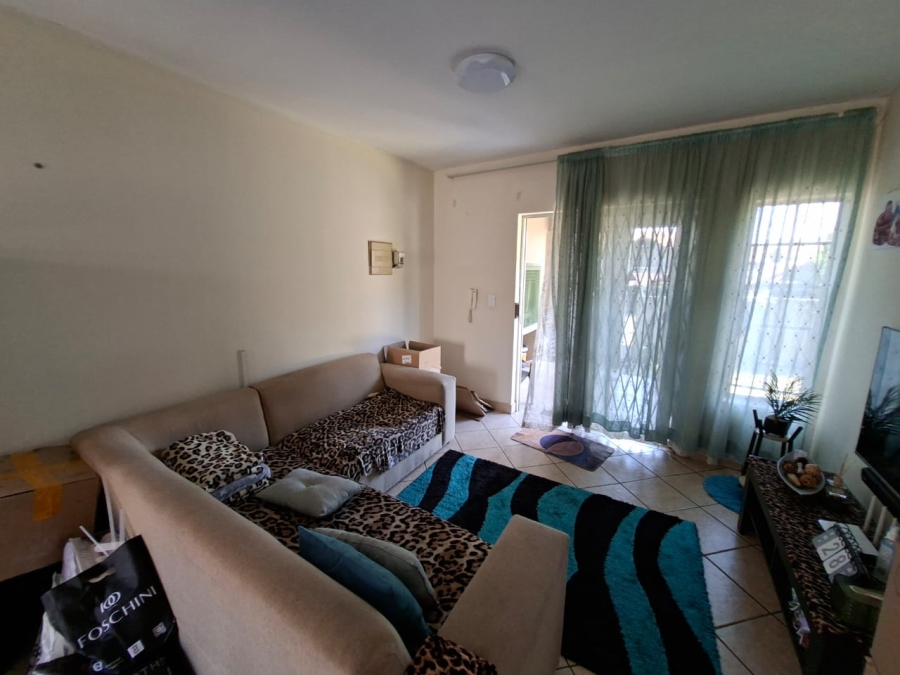 To Let 2 Bedroom Property for Rent in Vorna Valley Gauteng
