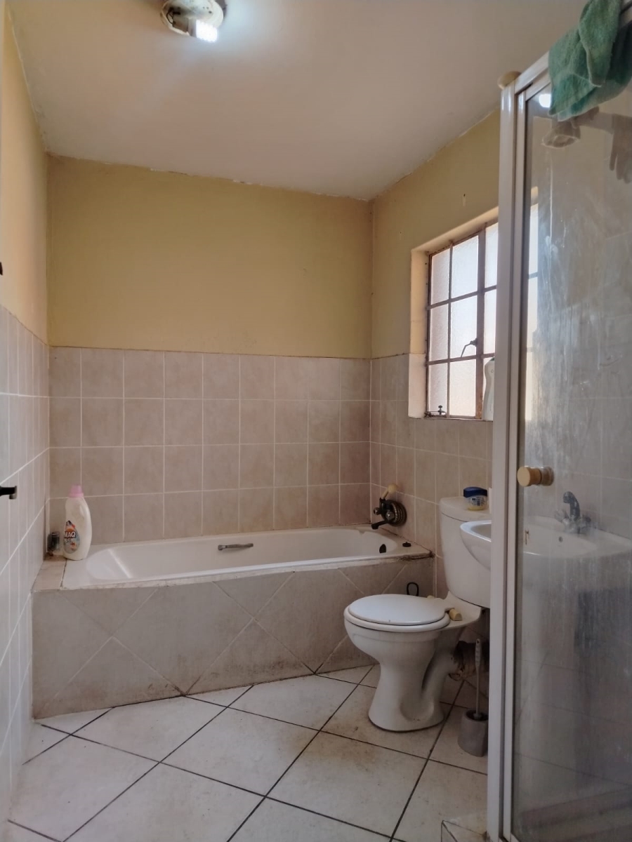 2 Bedroom Property for Sale in Leondale Gauteng