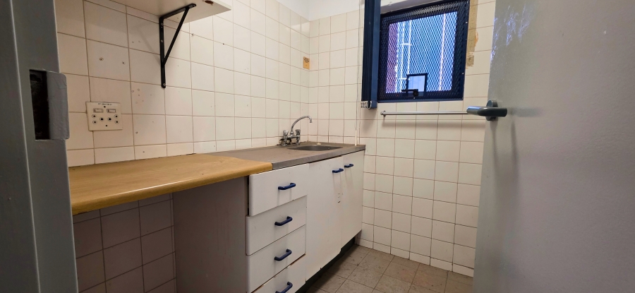 To Let Commercial Property for Rent in Randjespark Gauteng