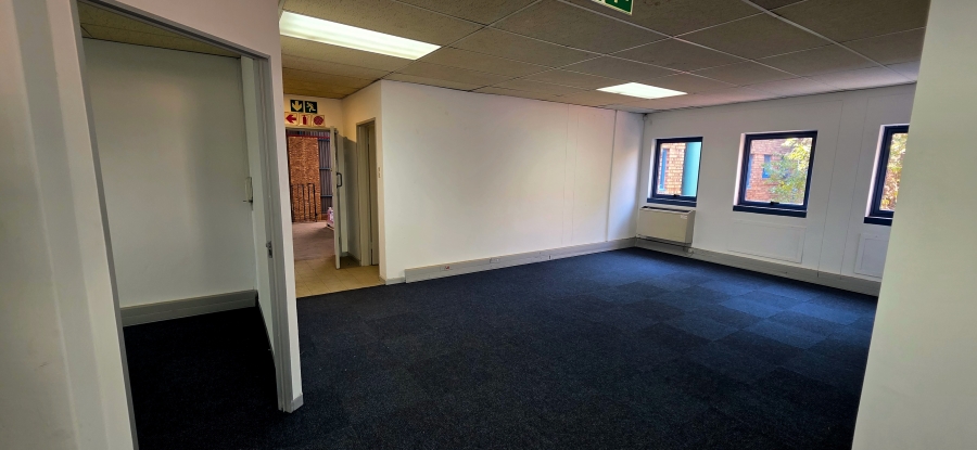 To Let Commercial Property for Rent in Randjespark Gauteng