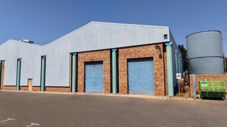 To Let Commercial Property for Rent in Randjespark Gauteng