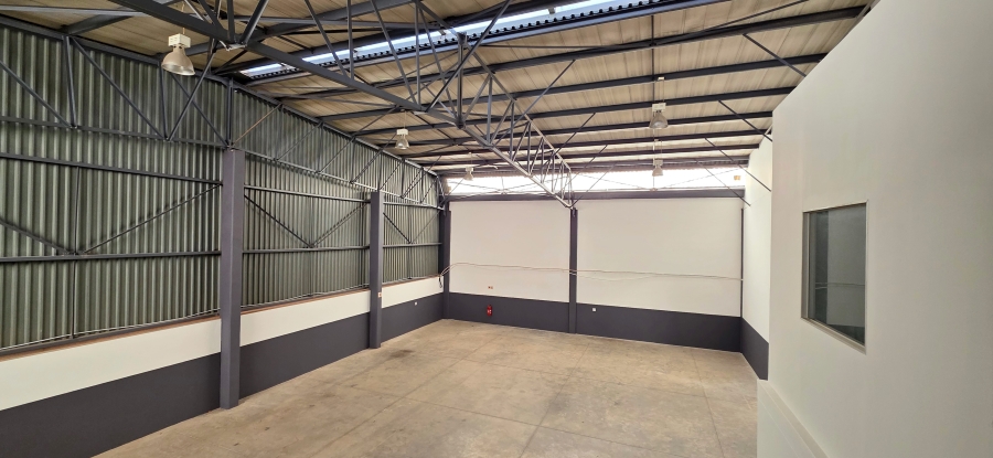 To Let Commercial Property for Rent in Randjespark Gauteng