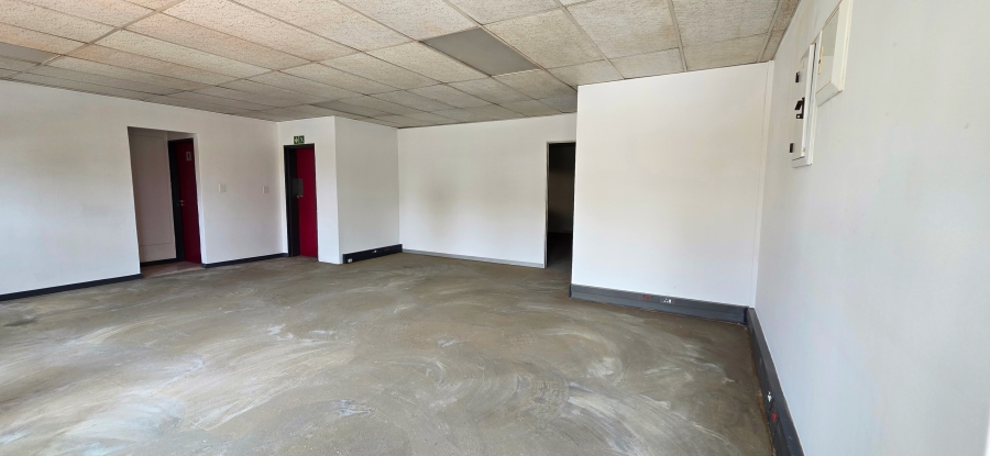 To Let Commercial Property for Rent in Randjespark Gauteng