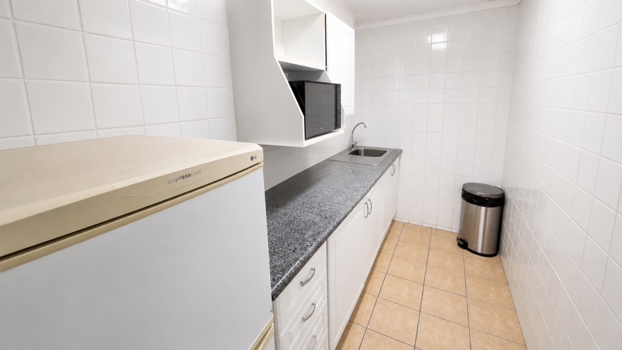 To Let Commercial Property for Rent in Randjespark Gauteng