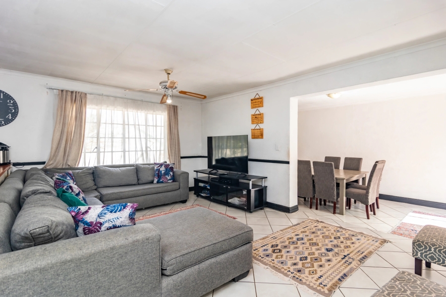 3 Bedroom Property for Sale in Helderkruin Gauteng