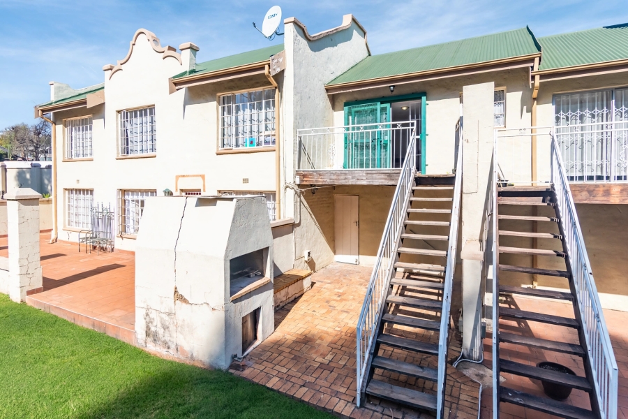 3 Bedroom Property for Sale in Helderkruin Gauteng