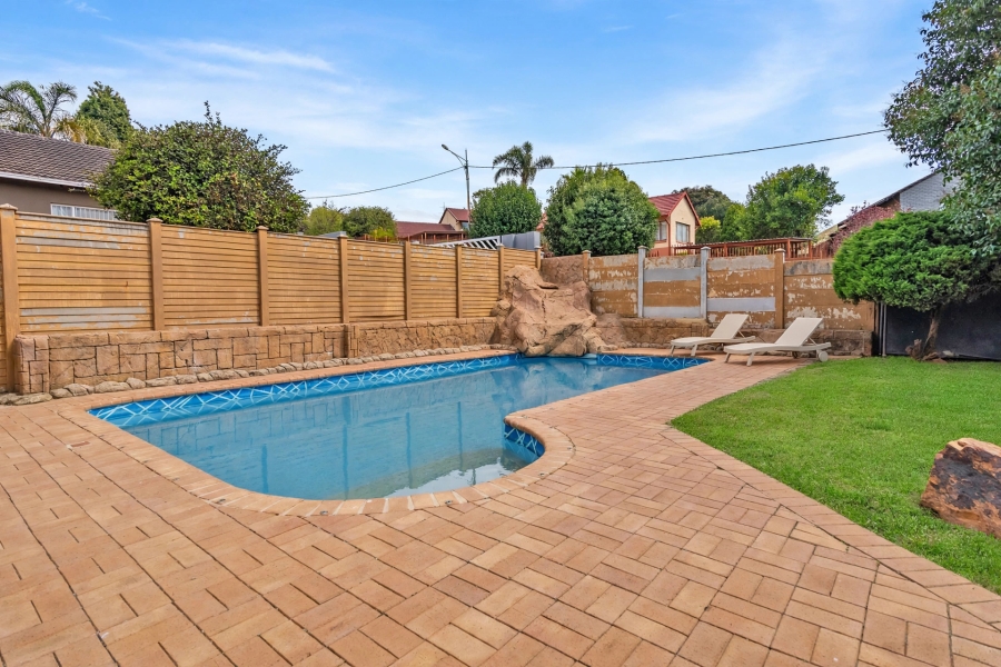 3 Bedroom Property for Sale in Silverfields Gauteng