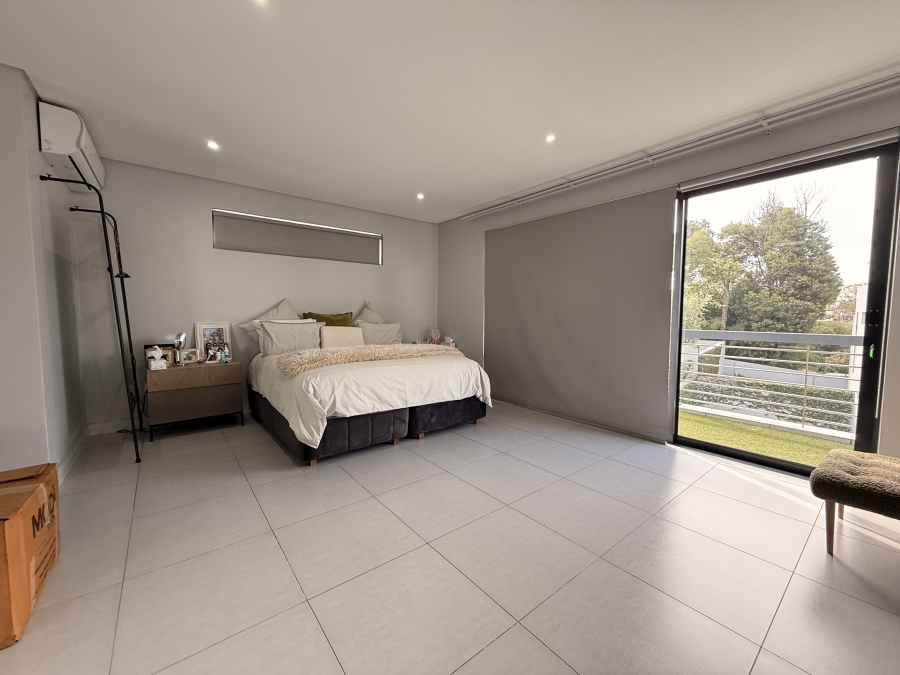 To Let 5 Bedroom Property for Rent in Sandown Gauteng