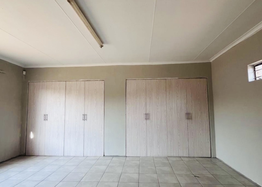 4 Bedroom Property for Sale in Waldrift Gauteng
