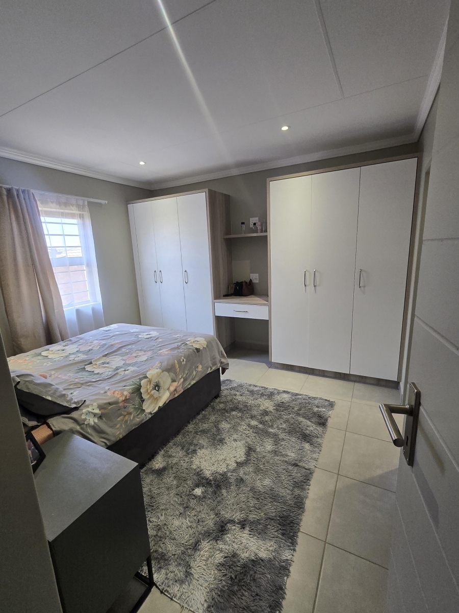 To Let 3 Bedroom Property for Rent in Lion Pride Gauteng