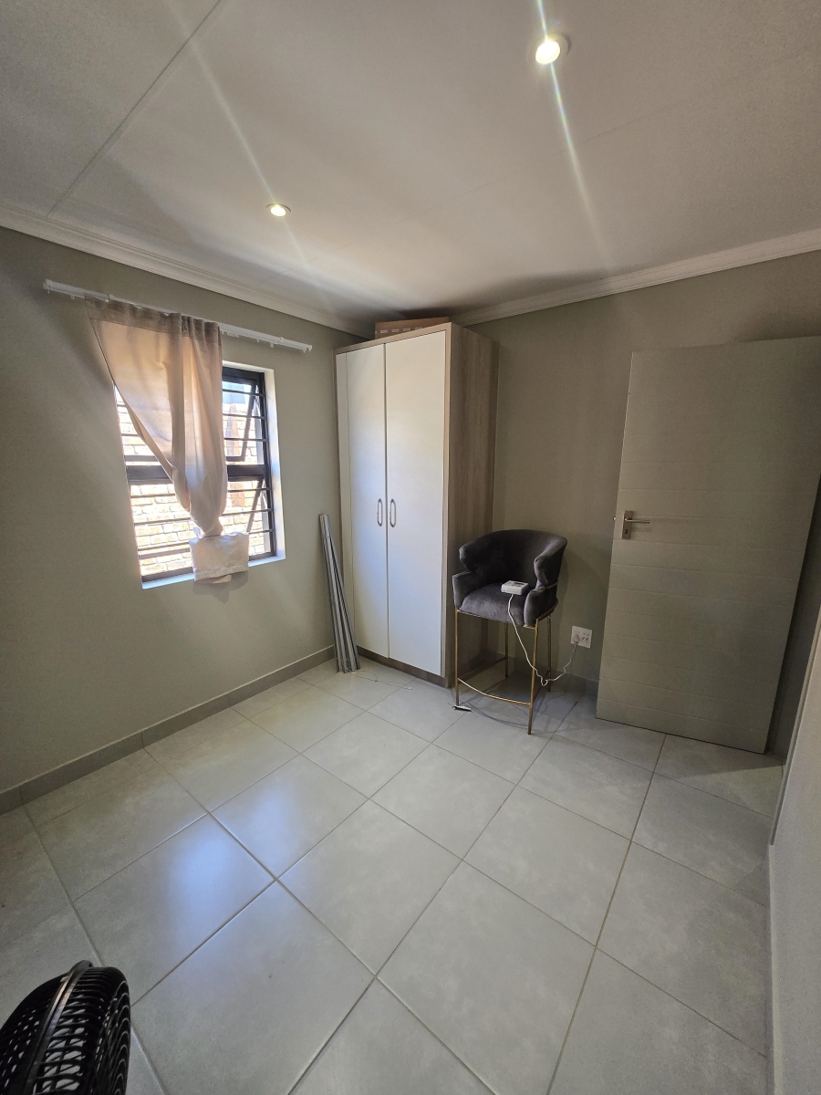 To Let 3 Bedroom Property for Rent in Lion Pride Gauteng