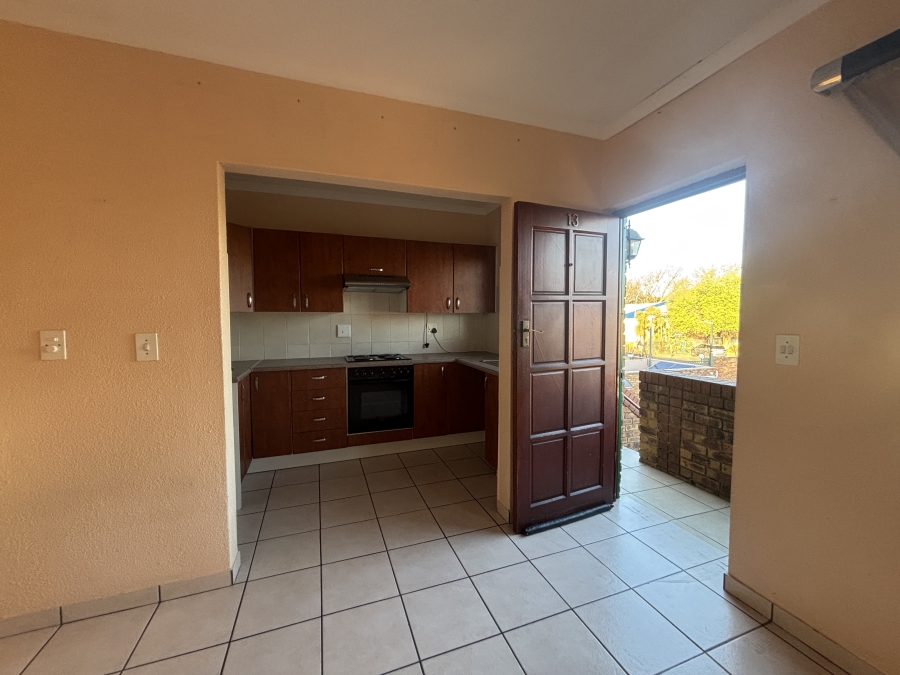 To Let 3 Bedroom Property for Rent in Farrarmere Gauteng