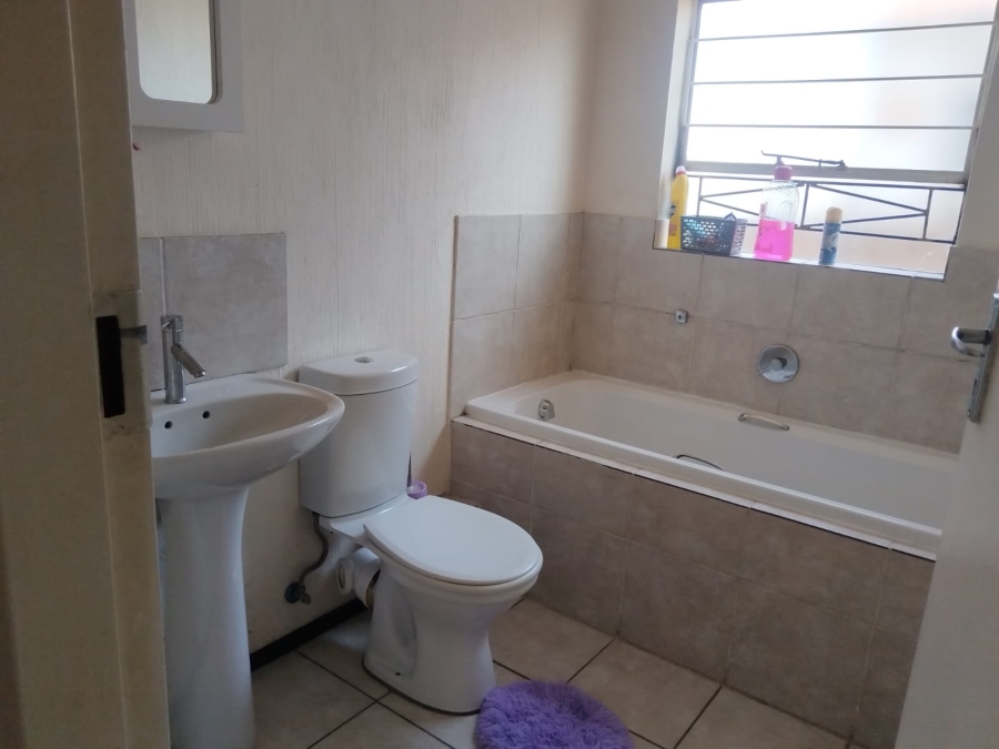2 Bedroom Property for Sale in Sharon Park Gauteng