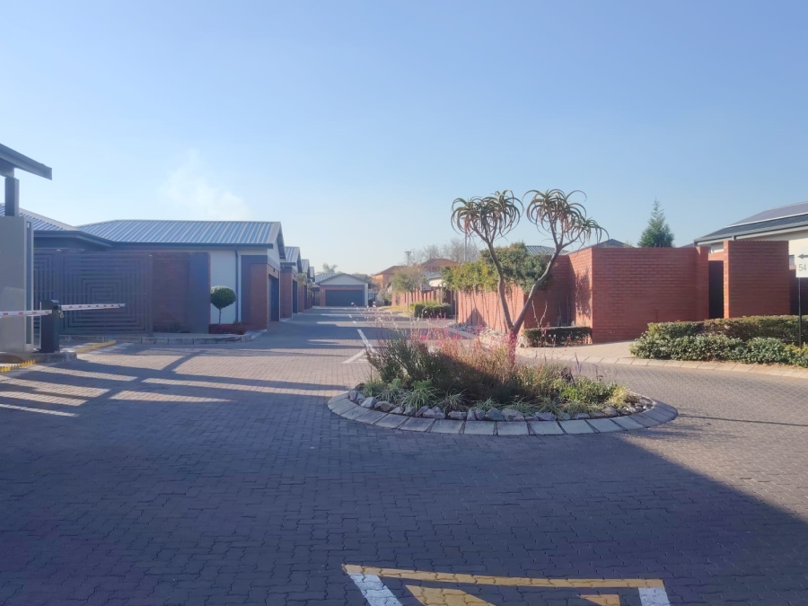 3 Bedroom Property for Sale in Vorna Valley Gauteng