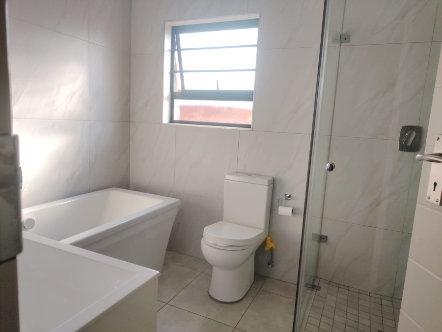 3 Bedroom Property for Sale in Vorna Valley Gauteng