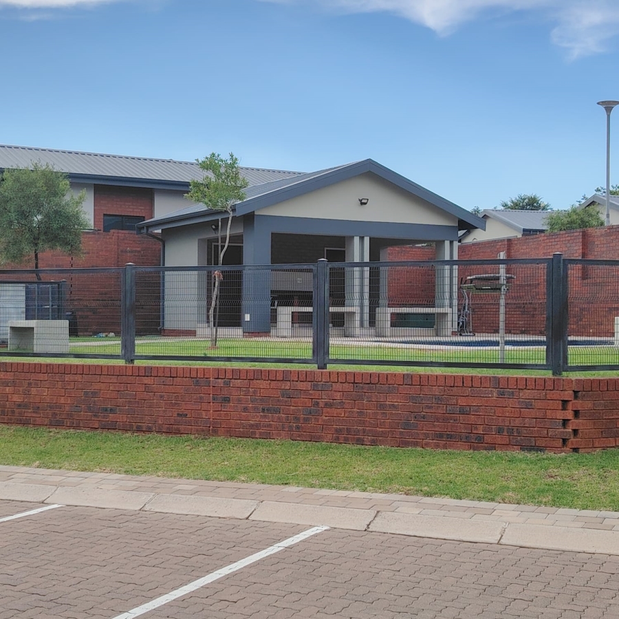 3 Bedroom Property for Sale in Vorna Valley Gauteng
