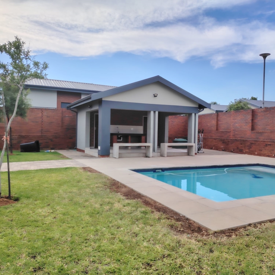 3 Bedroom Property for Sale in Vorna Valley Gauteng
