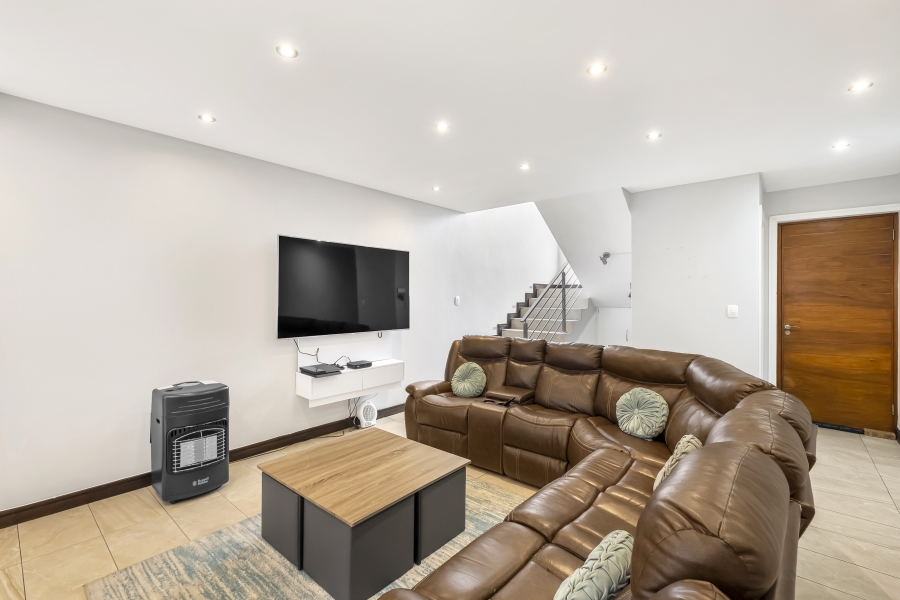 To Let 3 Bedroom Property for Rent in Emmarentia Gauteng