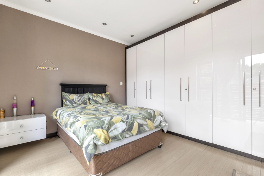 To Let 3 Bedroom Property for Rent in Emmarentia Gauteng