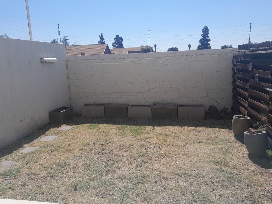 To Let 2 Bedroom Property for Rent in Mayberry Park Gauteng