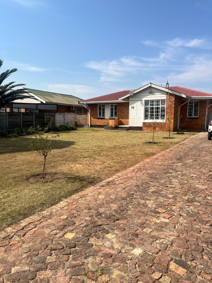 To Let 3 Bedroom Property for Rent in Selection Park Gauteng