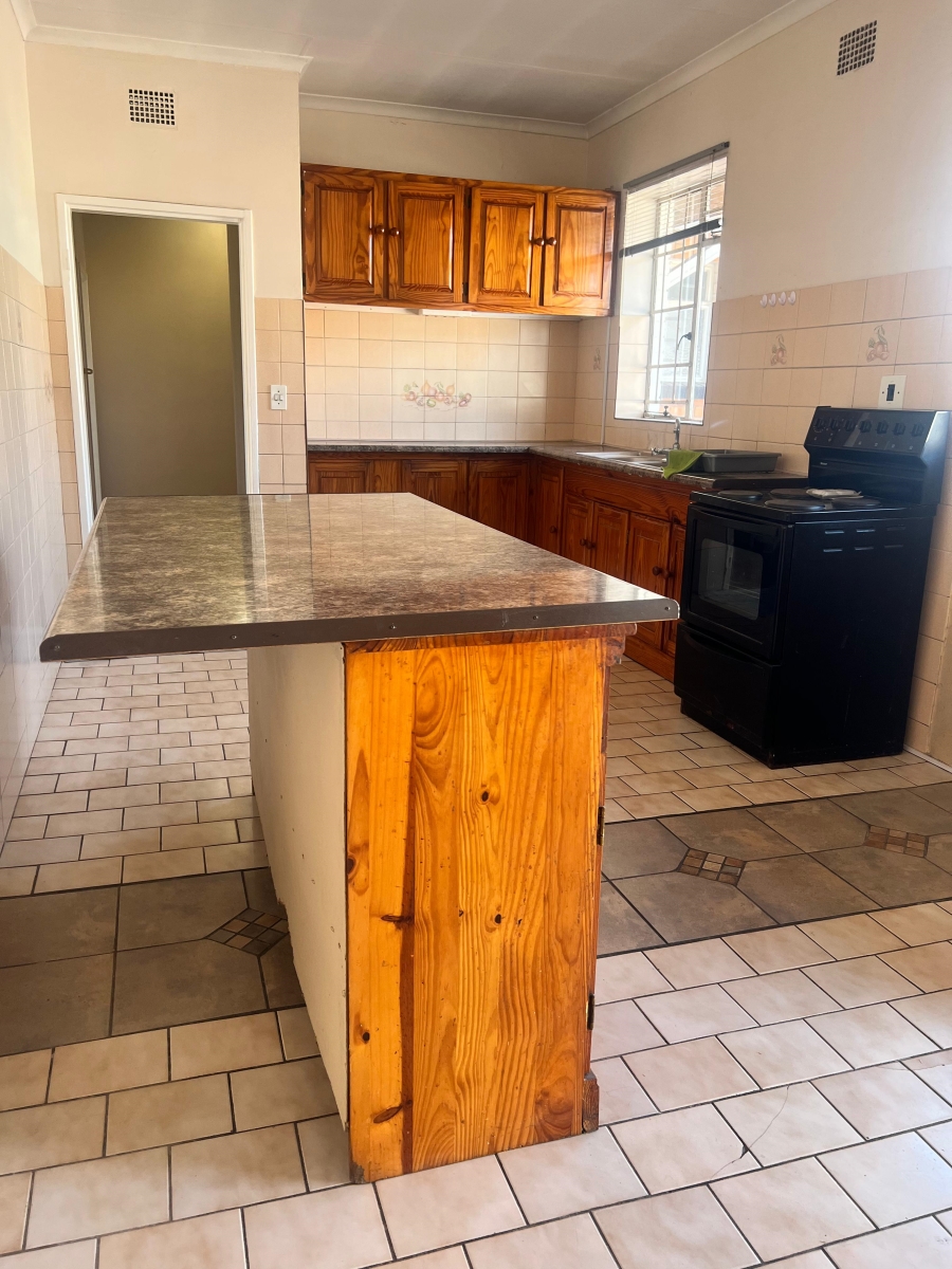 To Let 3 Bedroom Property for Rent in Selection Park Gauteng