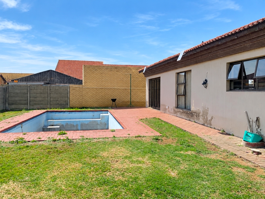 3 Bedroom Property for Sale in Vanderbijlpark SE 6 Gauteng