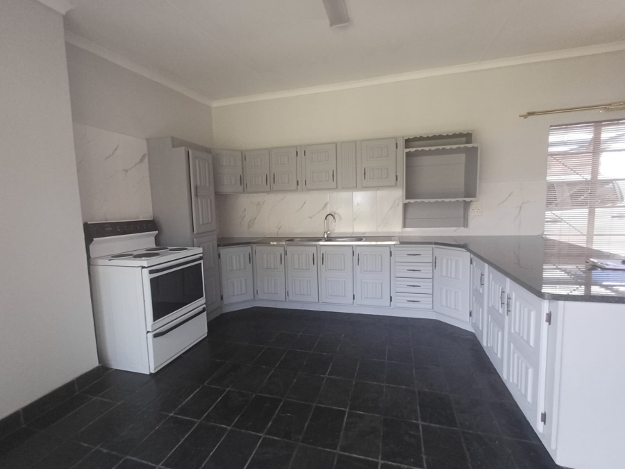 To Let 2 Bedroom Property for Rent in Risiville Gauteng
