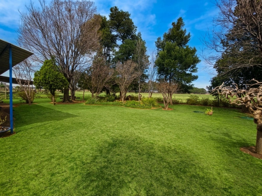 To Let 2 Bedroom Property for Rent in Risiville Gauteng