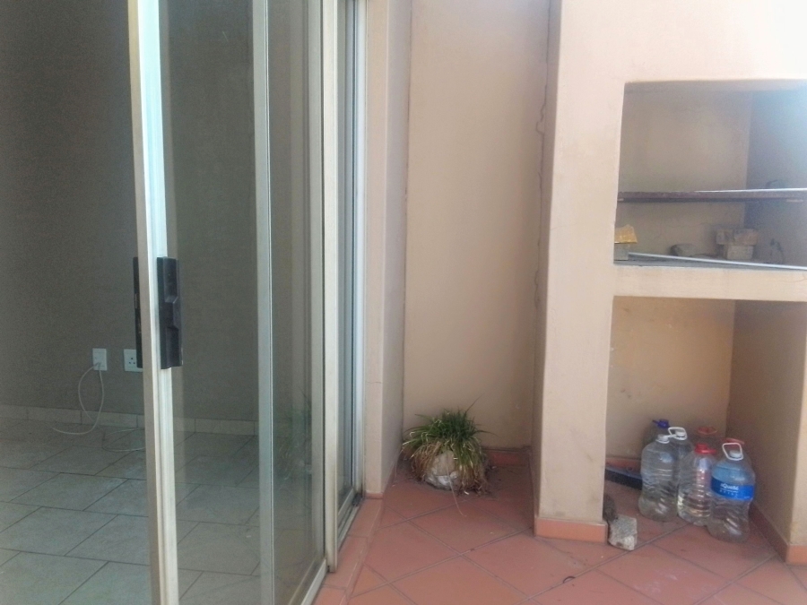 2 Bedroom Property for Sale in Groblerpark Gauteng