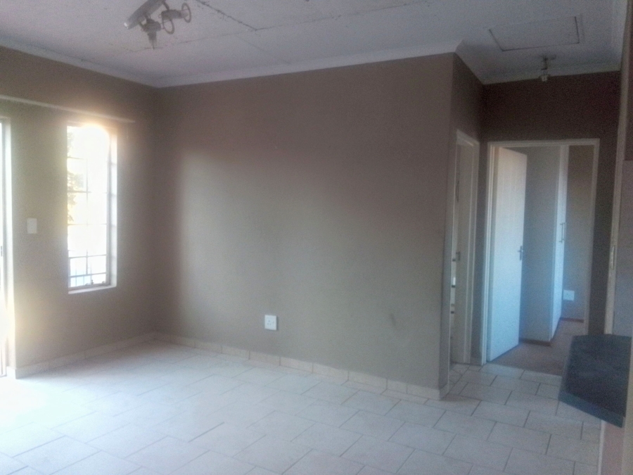 2 Bedroom Property for Sale in Groblerpark Gauteng
