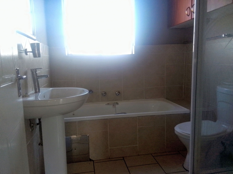 2 Bedroom Property for Sale in Groblerpark Gauteng