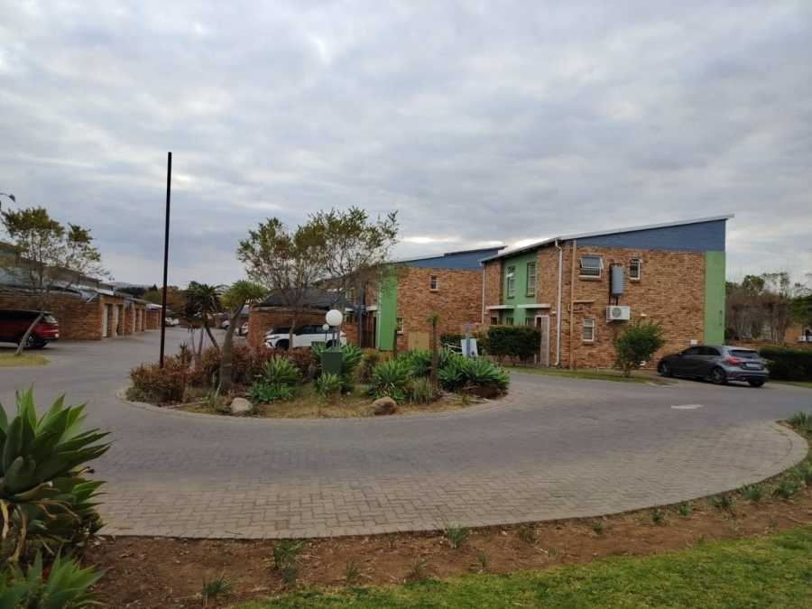 2 Bedroom Property for Sale in Theresa Park Gauteng