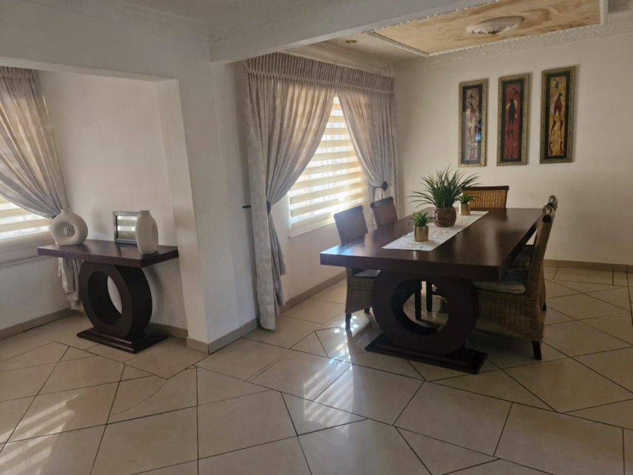 5 Bedroom Property for Sale in The Orchards Gauteng