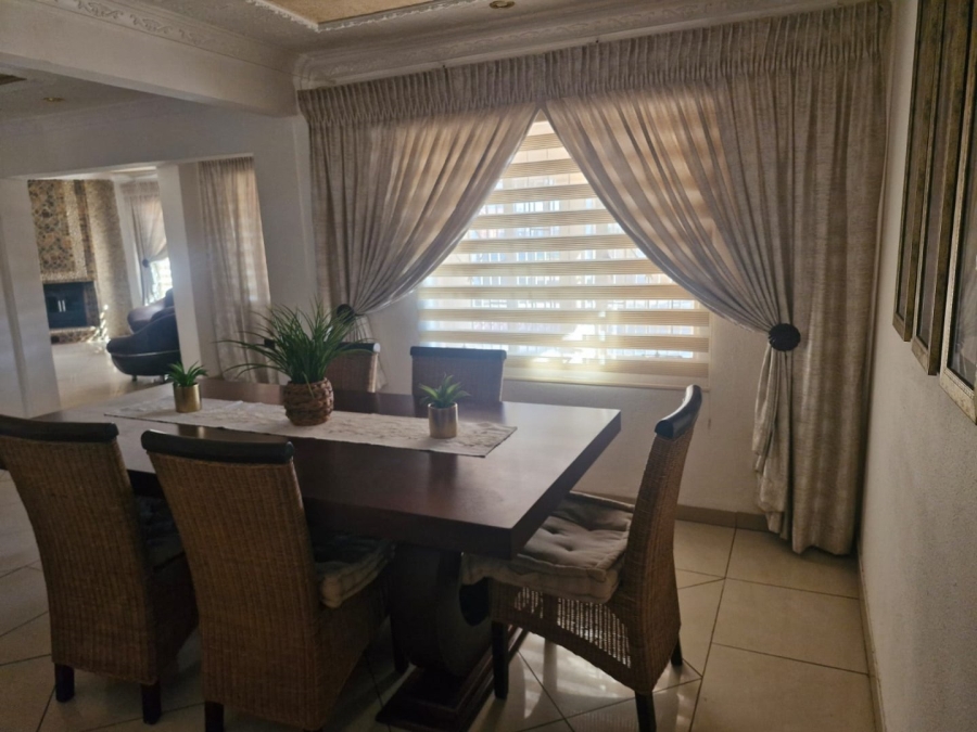 5 Bedroom Property for Sale in The Orchards Gauteng