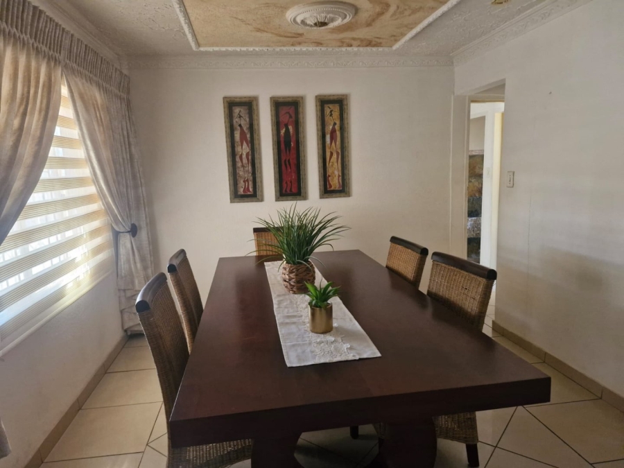 5 Bedroom Property for Sale in The Orchards Gauteng